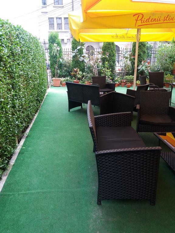 Casa Ariana Hotel Curtea De Arges Ngoại thất bức ảnh