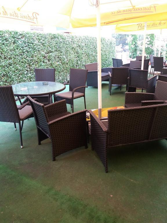 Casa Ariana Hotel Curtea De Arges Ngoại thất bức ảnh