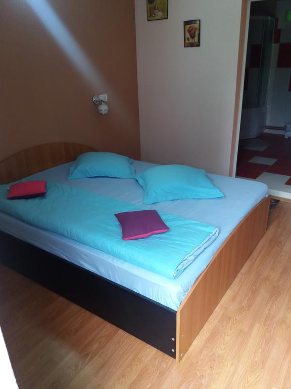 Casa Ariana Hotel Curtea De Arges Ngoại thất bức ảnh