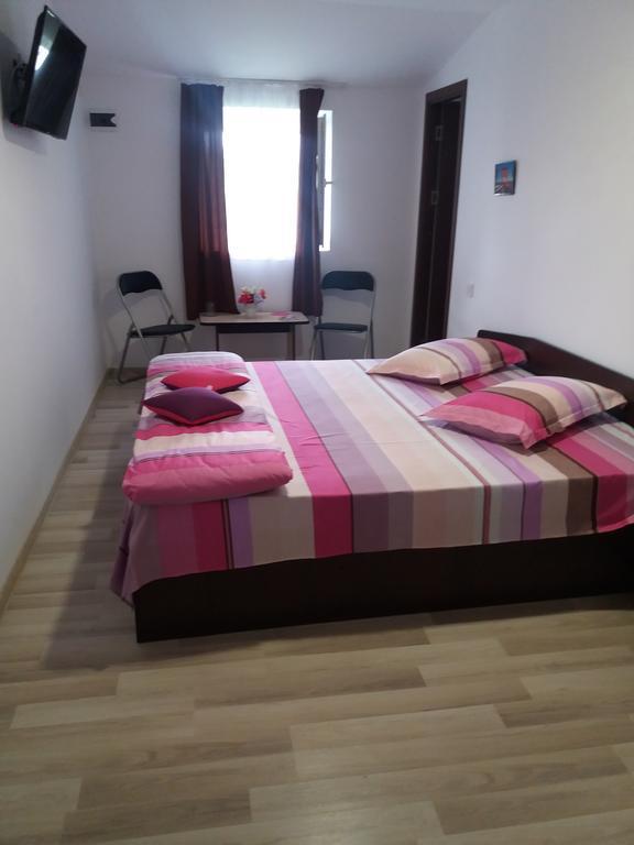 Casa Ariana Hotel Curtea De Arges Ngoại thất bức ảnh
