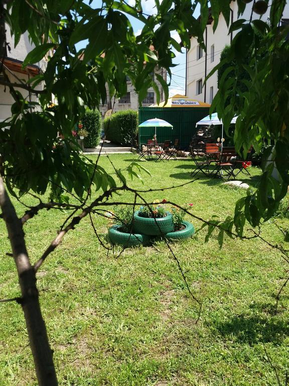 Casa Ariana Hotel Curtea De Arges Ngoại thất bức ảnh