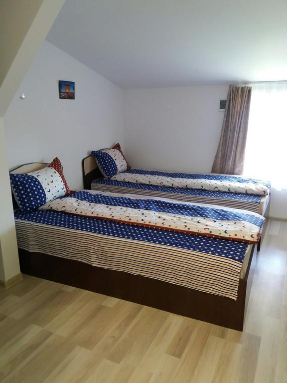 Casa Ariana Hotel Curtea De Arges Ngoại thất bức ảnh