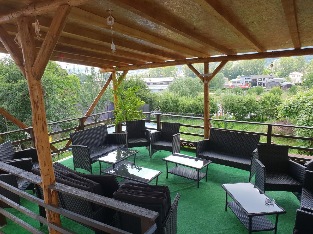 Casa Ariana Hotel Curtea De Arges Ngoại thất bức ảnh
